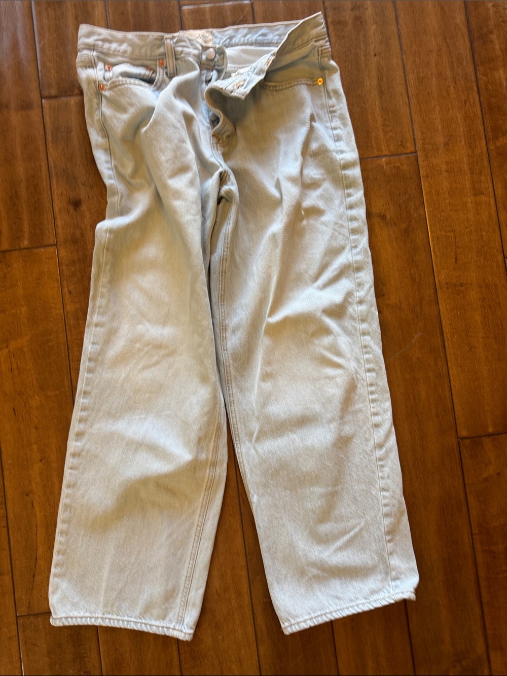 Casual threads woman’s button fly Light Gray jeans 33x30